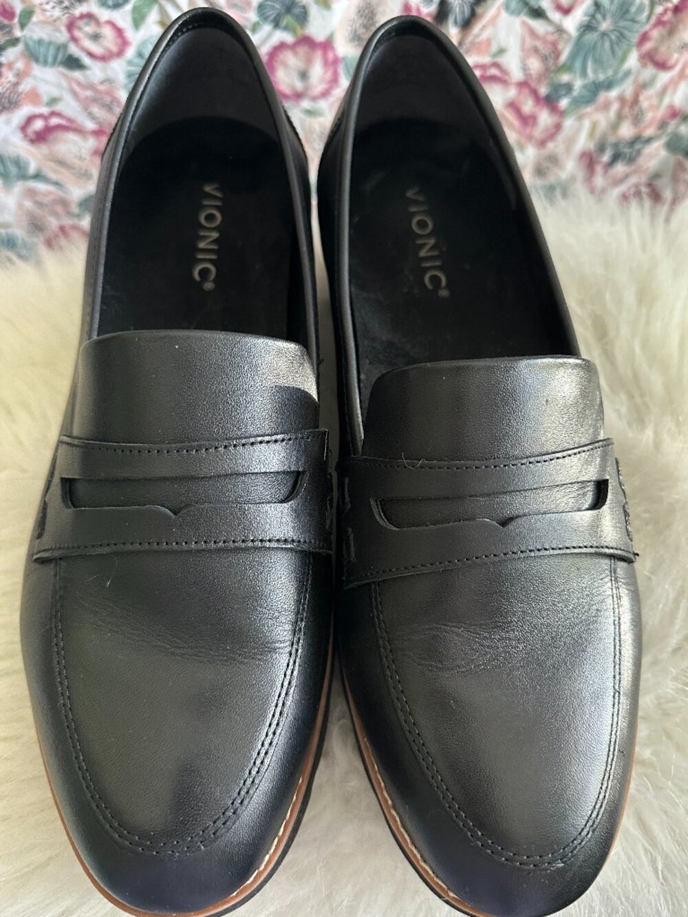 Vionic Black Leather Penny Loafers